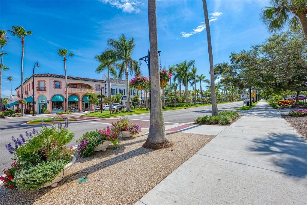 For Sale: $1,250,000 (3 beds, 2 baths, 1802 Square Feet)