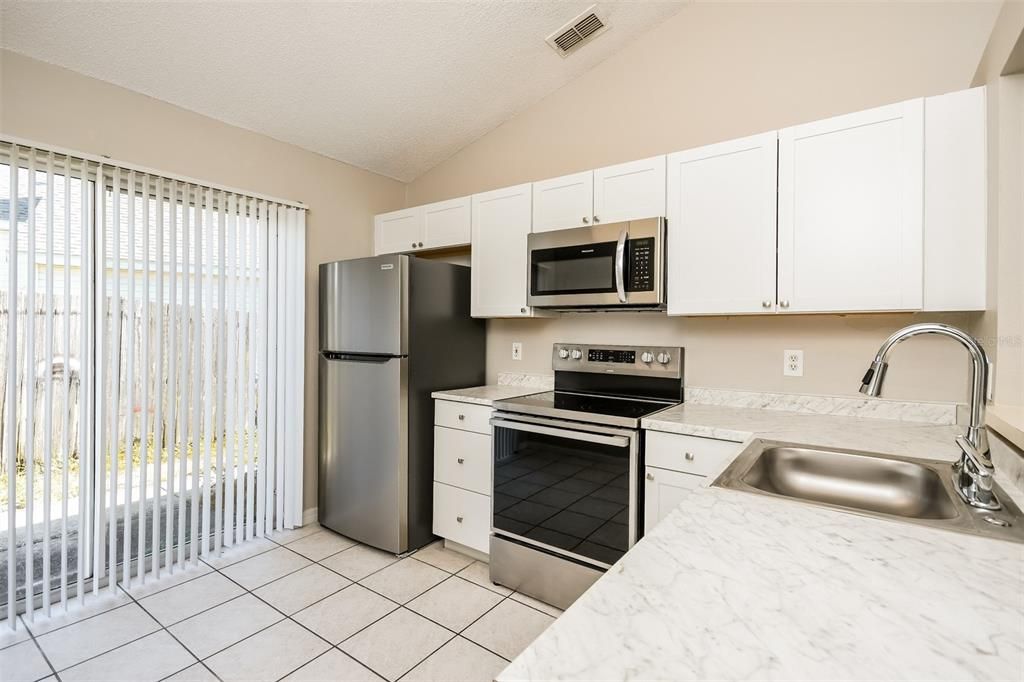 For Rent: $1,725 (3 beds, 2 baths, 1182 Square Feet)