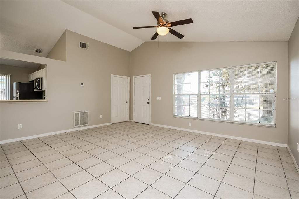 For Rent: $1,725 (3 beds, 2 baths, 1182 Square Feet)