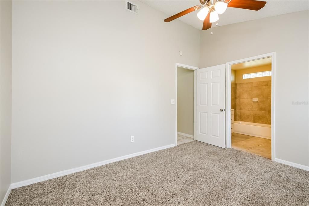 For Rent: $1,725 (3 beds, 2 baths, 1182 Square Feet)