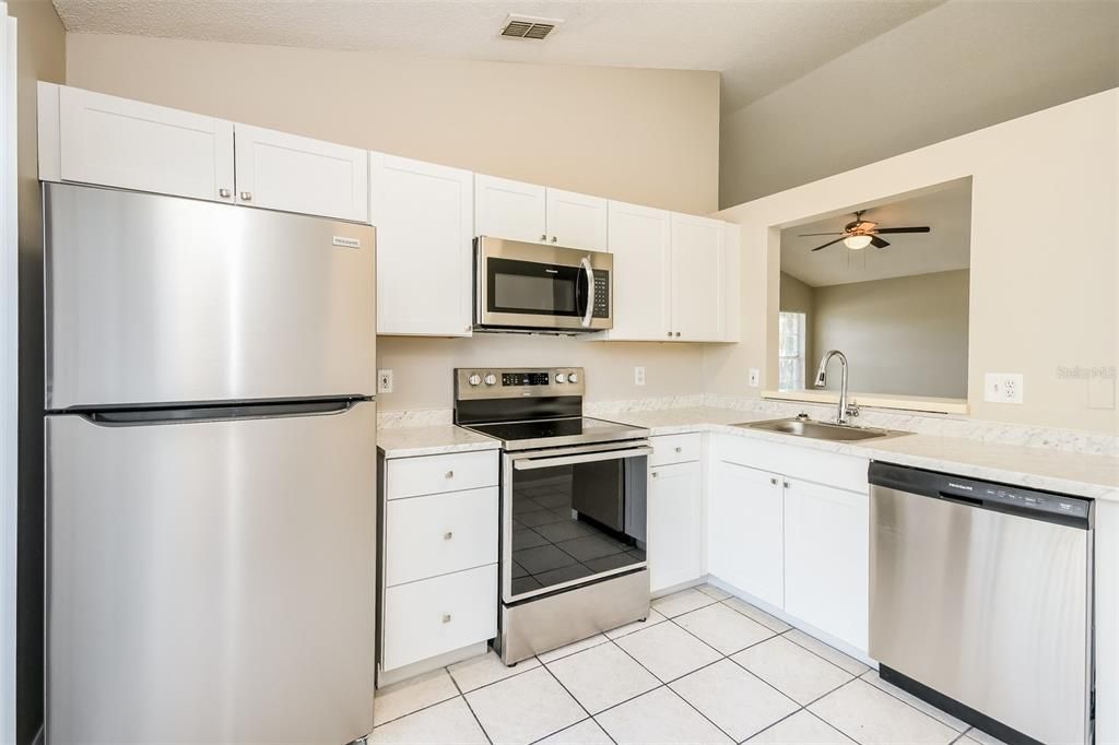 For Rent: $1,725 (3 beds, 2 baths, 1182 Square Feet)