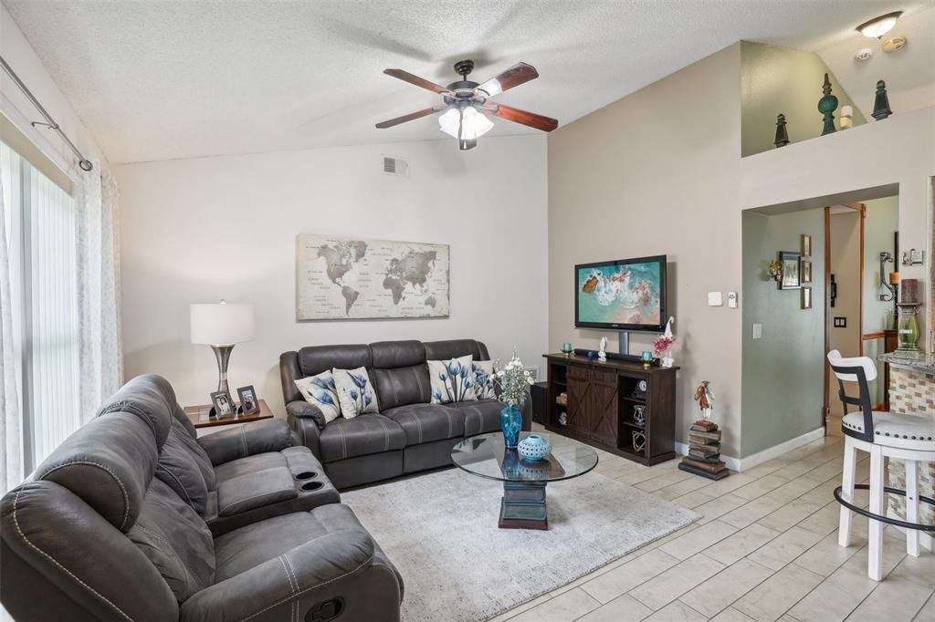 For Sale: $449,900 (3 beds, 2 baths, 1676 Square Feet)