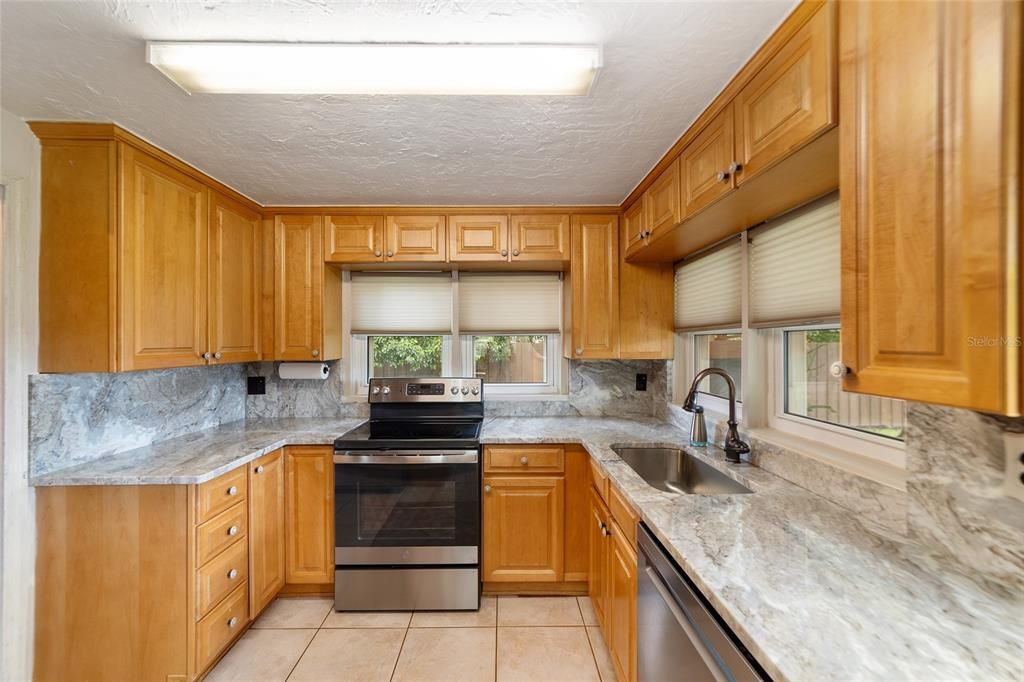 For Sale: $209,000 (3 beds, 1 baths, 960 Square Feet)