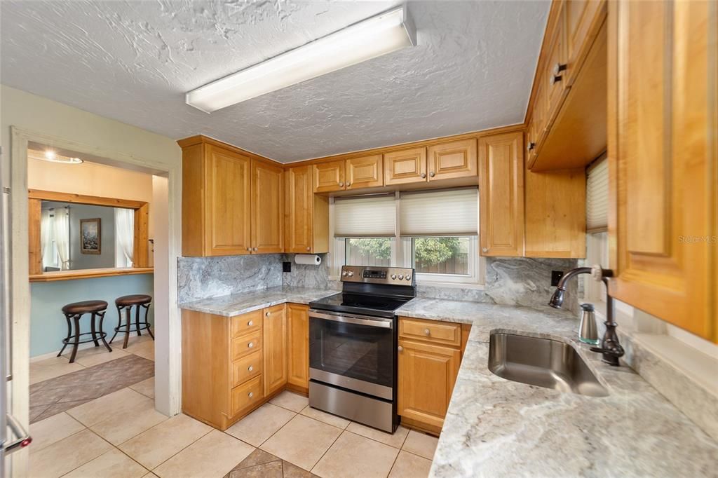 For Sale: $209,000 (3 beds, 1 baths, 960 Square Feet)