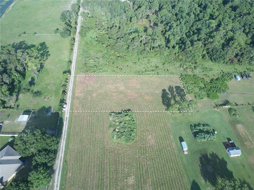 На продажу: $119,000 (1.01 acres)