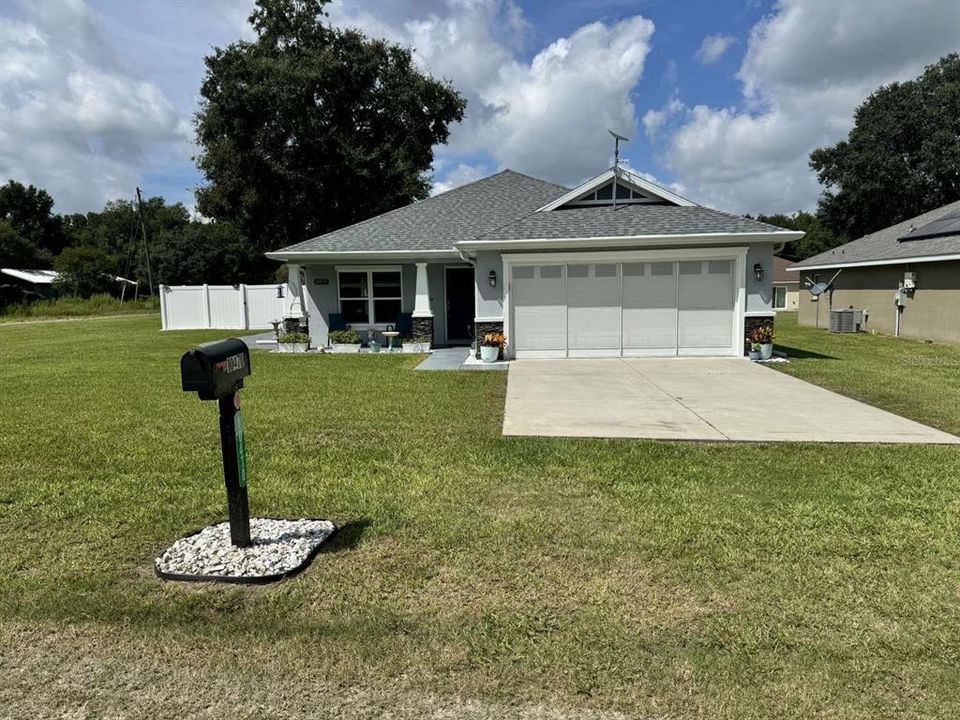 For Sale: $330,000 (3 beds, 2 baths, 1260 Square Feet)