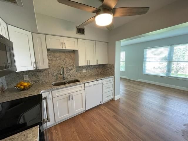 For Rent: $1,700 (2 beds, 2 baths, 1100 Square Feet)