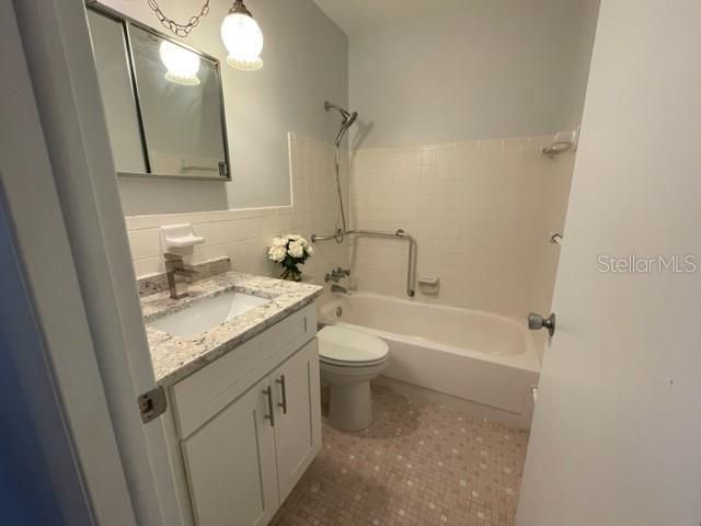 For Rent: $1,700 (2 beds, 2 baths, 1100 Square Feet)