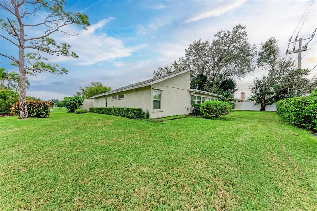 For Sale: $475,000 (3 beds, 2 baths, 1933 Square Feet)