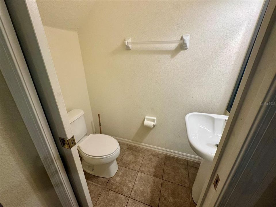 For Rent: $1,950 (2 beds, 2 baths, 1240 Square Feet)