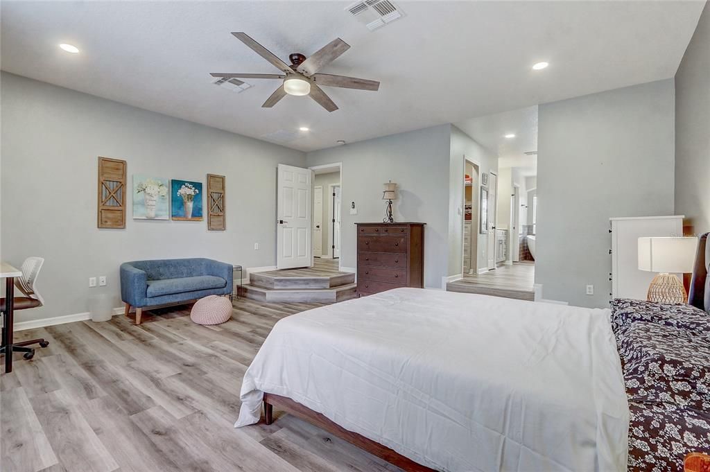 Active With Contract: $640,000 (4 beds, 2 baths, 2530 Square Feet)