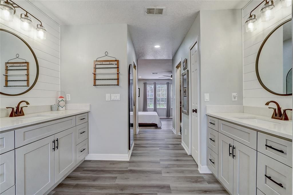 Active With Contract: $640,000 (4 beds, 2 baths, 2530 Square Feet)