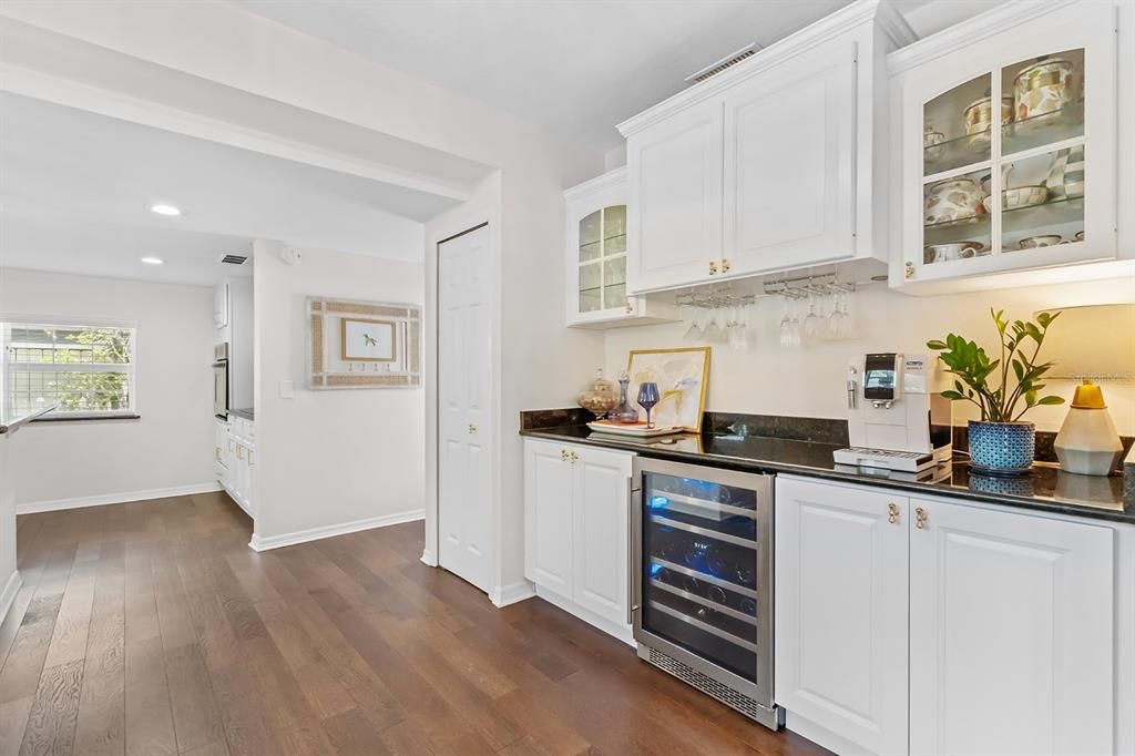 Kitchen Seating Area