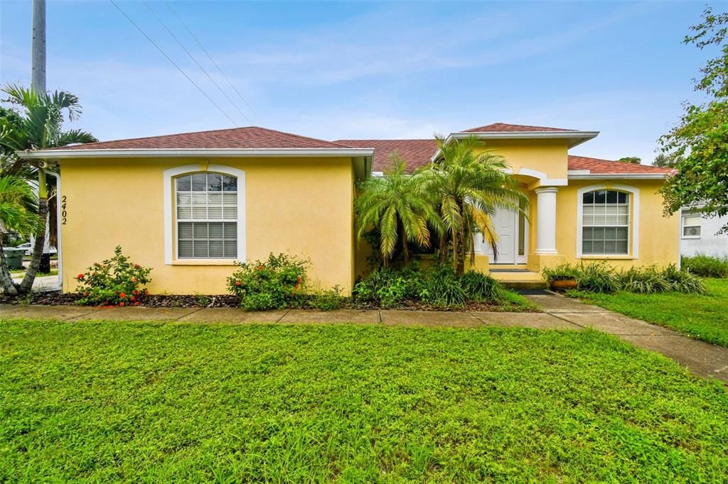 For Sale: $469,000 (3 beds, 2 baths, 1313 Square Feet)