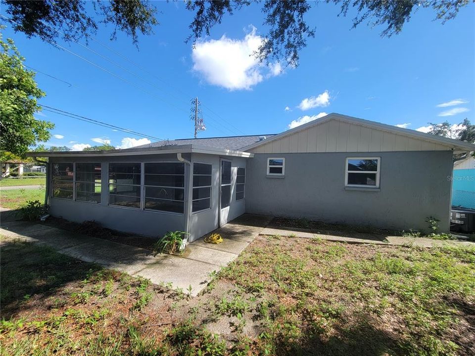 For Sale: $245,500 (2 beds, 2 baths, 1028 Square Feet)