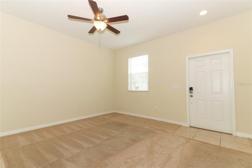 Foyer/Living Room