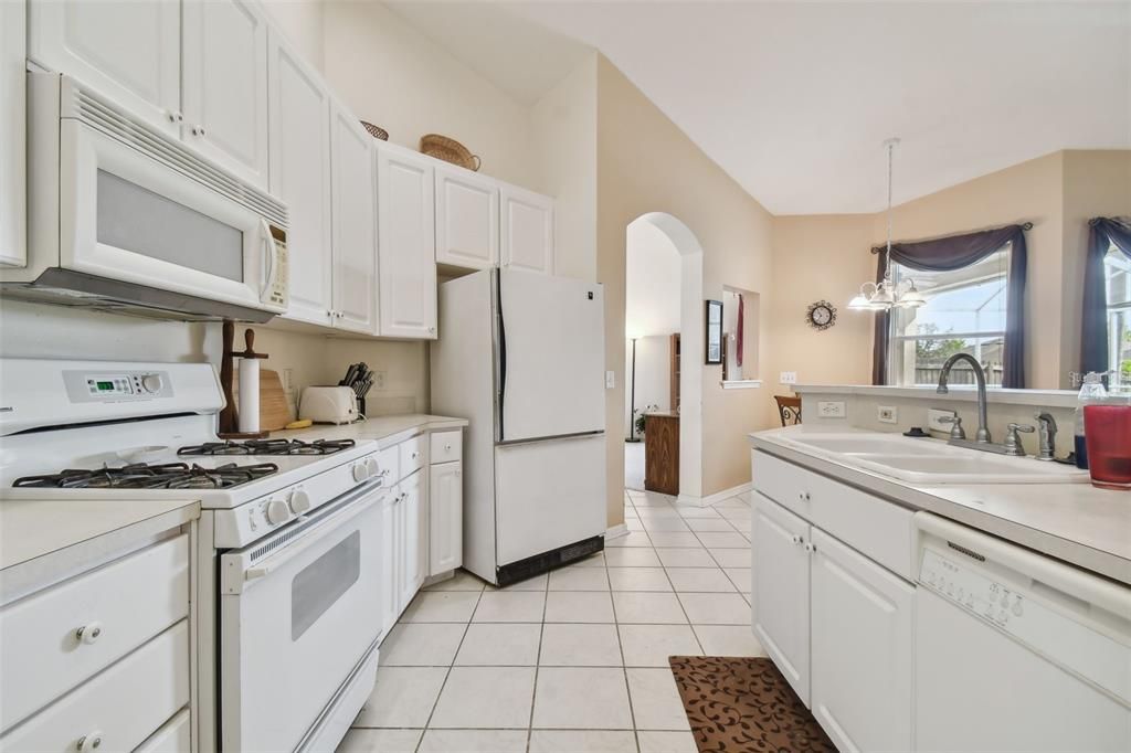 For Sale: $439,000 (4 beds, 2 baths, 2194 Square Feet)