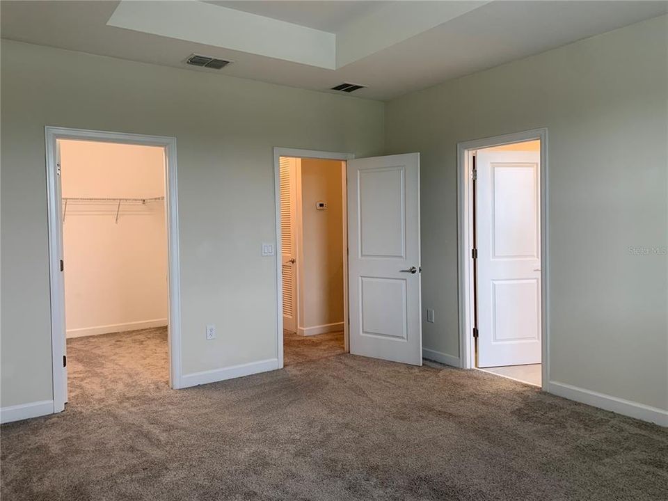 For Rent: $2,375 (3 beds, 2 baths, 1797 Square Feet)