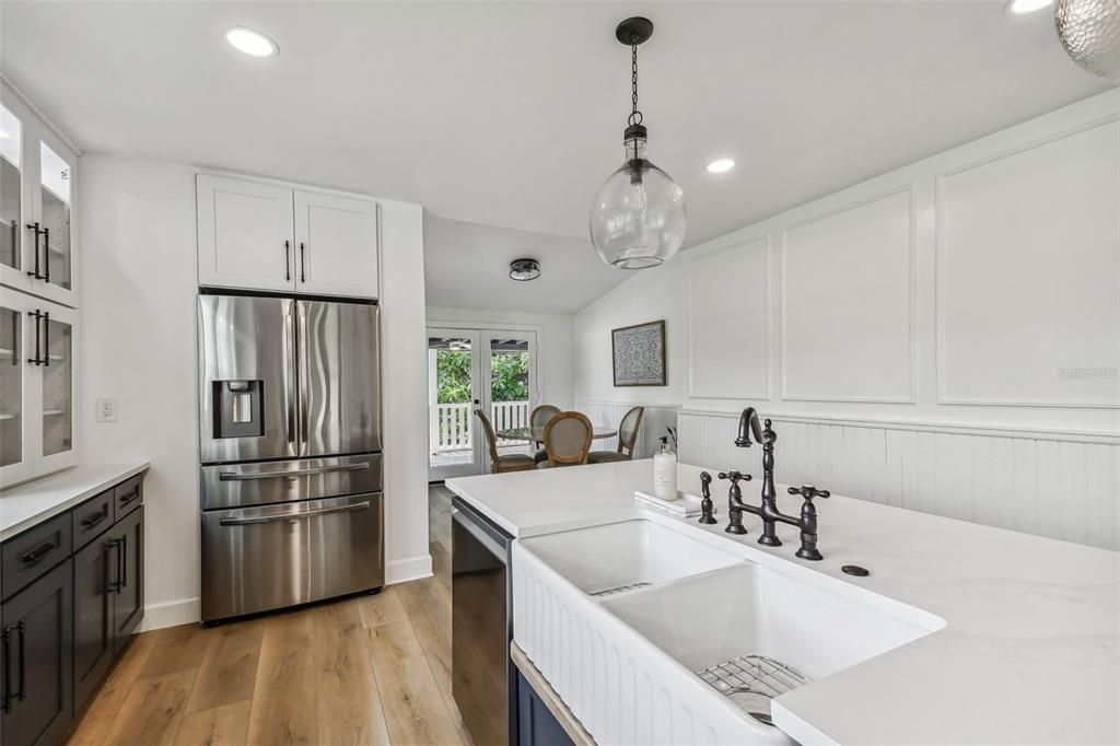 Active With Contract: $773,000 (5 beds, 5 baths, 2544 Square Feet)