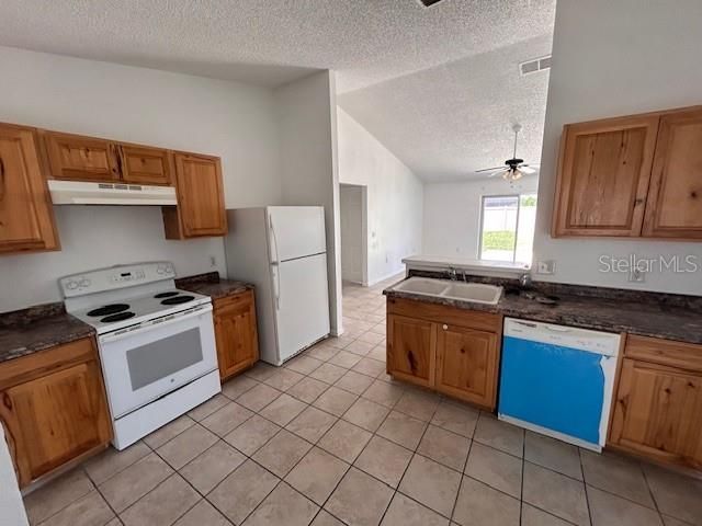 For Rent: $1,950 (3 beds, 2 baths, 1390 Square Feet)