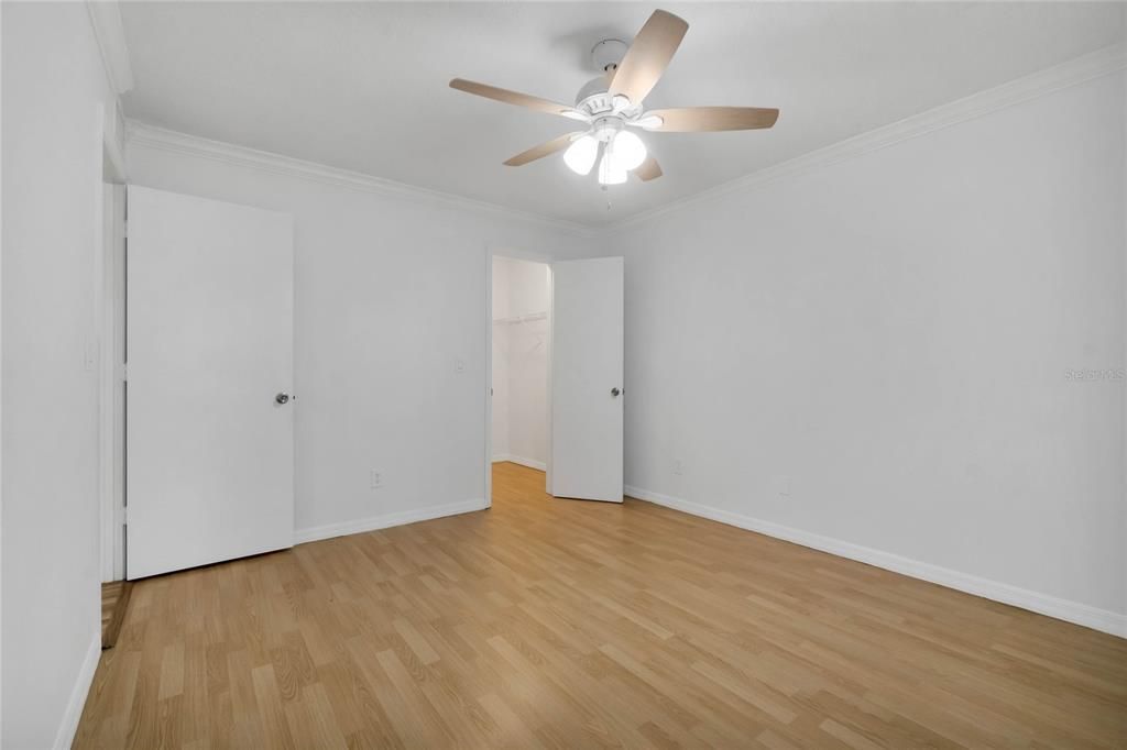 Active With Contract: $160,000 (1 beds, 1 baths, 722 Square Feet)