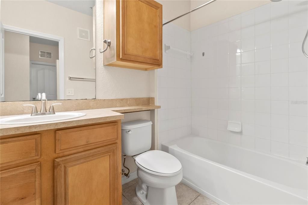 Active With Contract: $1,825 (2 beds, 2 baths, 1361 Square Feet)