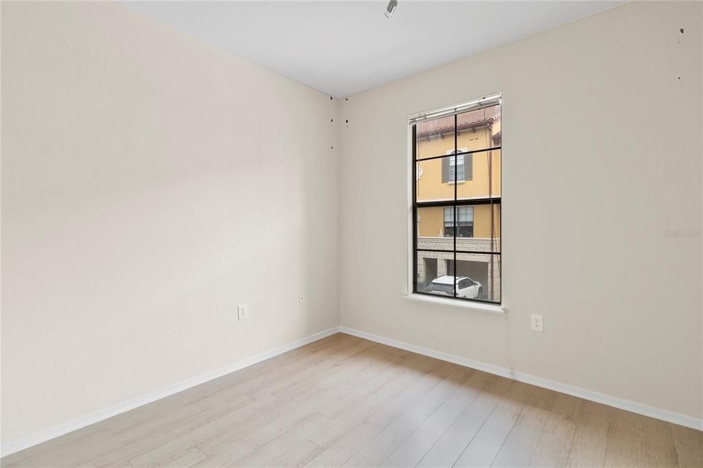 Active With Contract: $1,825 (2 beds, 2 baths, 1361 Square Feet)