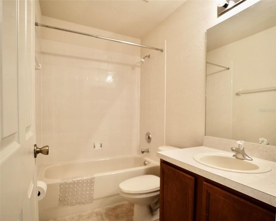 For Rent: $2,400 (3 beds, 2 baths, 2013 Square Feet)