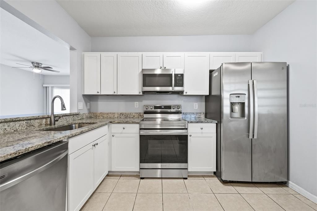 For Rent: $1,900 (3 beds, 2 baths, 1151 Square Feet)