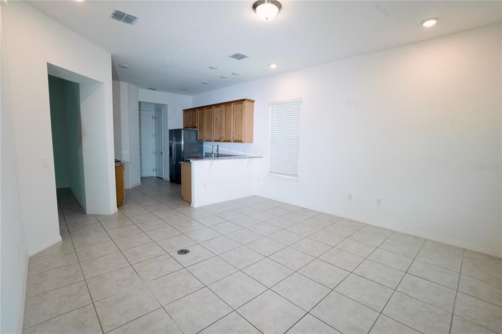 For Rent: $2,900 (4 beds, 2 baths, 1868 Square Feet)