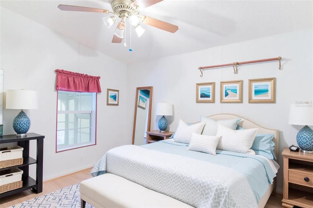 For Sale: $275,000 (3 beds, 2 baths, 1728 Square Feet)