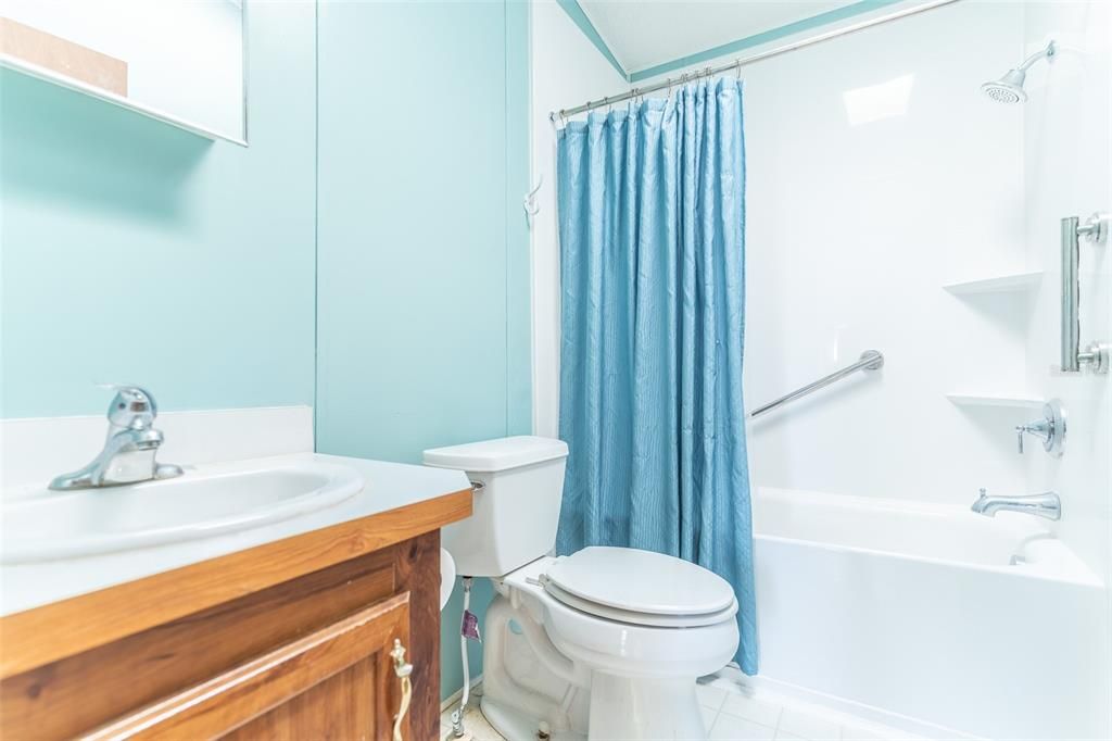 For Sale: $275,000 (3 beds, 2 baths, 1728 Square Feet)