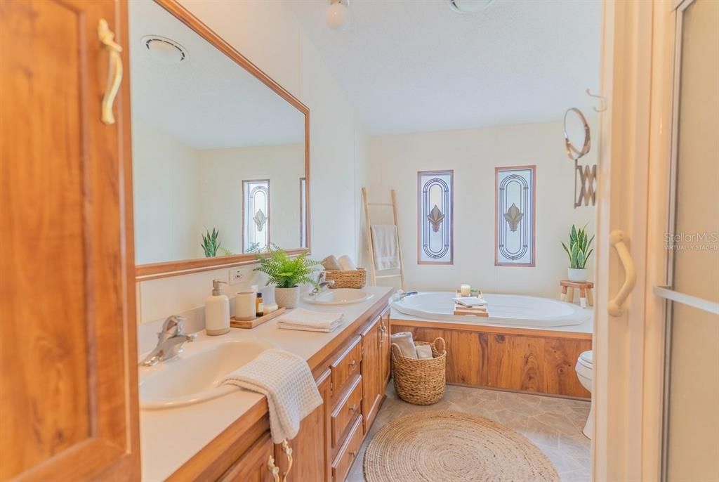 For Sale: $275,000 (3 beds, 2 baths, 1728 Square Feet)