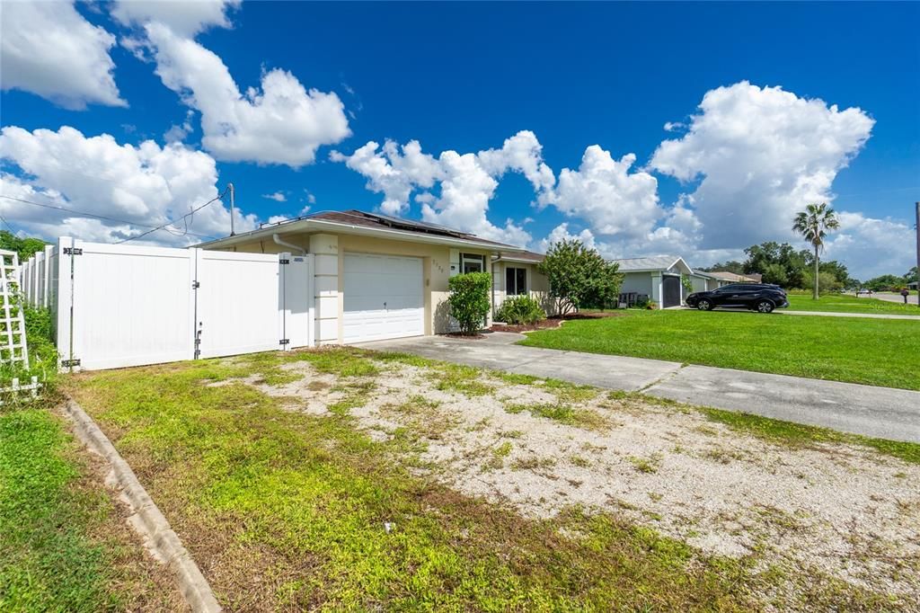 For Sale: $310,000 (3 beds, 2 baths, 1287 Square Feet)