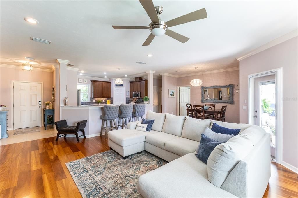 For Sale: $379,000 (3 beds, 2 baths, 1693 Square Feet)