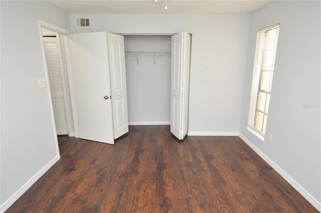 Active With Contract: $1,465 (1 beds, 1 baths, 822 Square Feet)