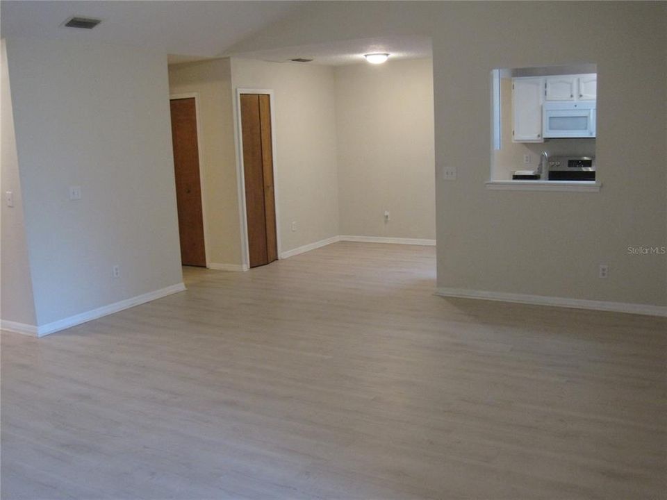 For Rent: $1,800 (2 beds, 2 baths, 957 Square Feet)