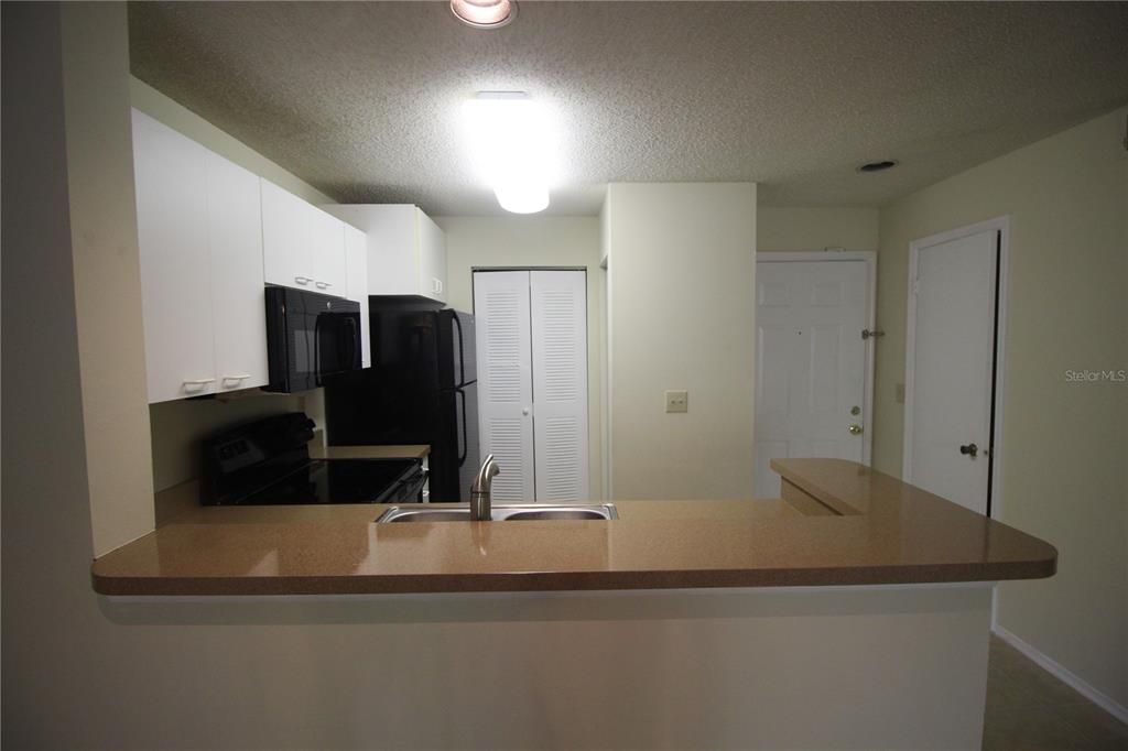 For Rent: $1,650 (2 beds, 2 baths, 990 Square Feet)