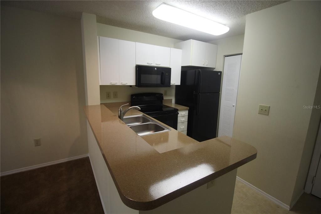 For Rent: $1,650 (2 beds, 2 baths, 990 Square Feet)