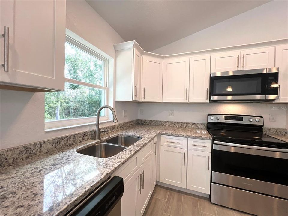 For Sale: $269,900 (3 beds, 2 baths, 1380 Square Feet)