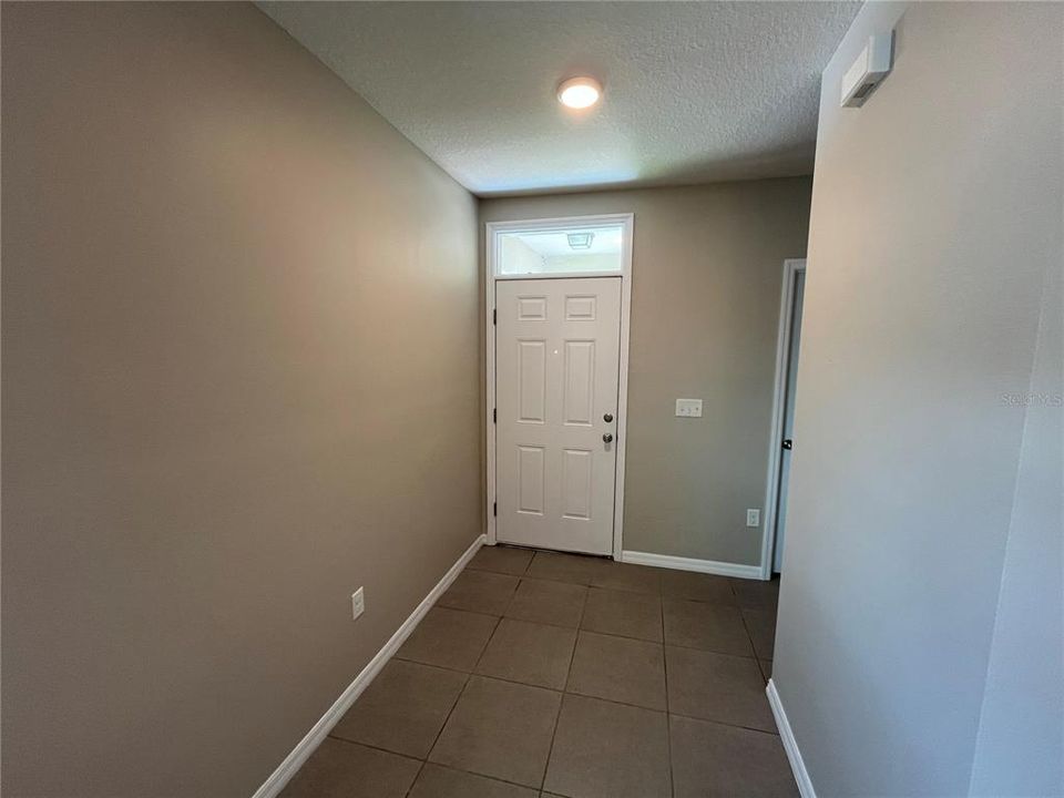 For Rent: $2,100 (3 beds, 2 baths, 1510 Square Feet)