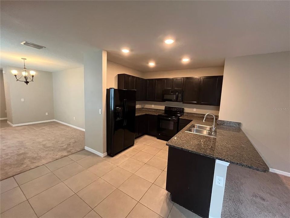 For Rent: $2,100 (3 beds, 2 baths, 1510 Square Feet)