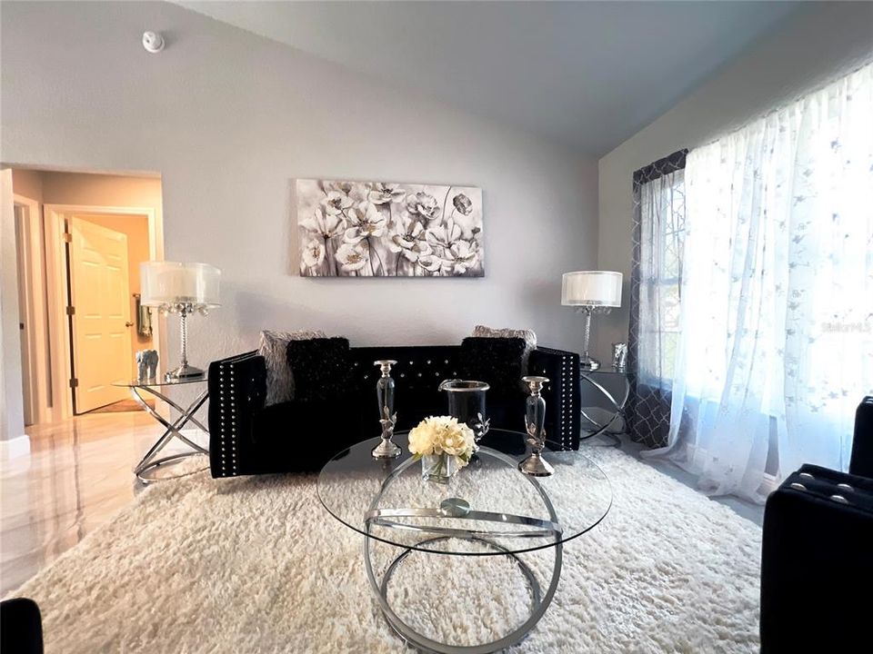 For Sale: $289,900 (3 beds, 2 baths, 1380 Square Feet)