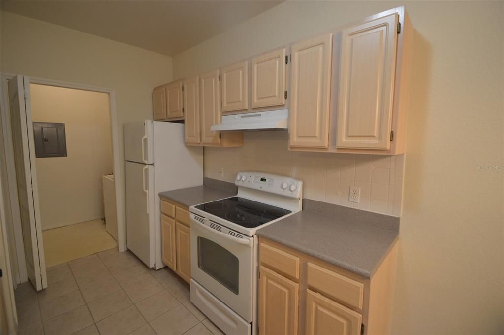 For Rent: $1,300 (1 beds, 1 baths, 749 Square Feet)