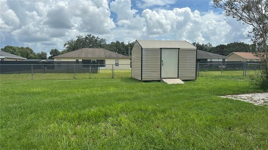 Active With Contract: $295,000 (3 beds, 2 baths, 1607 Square Feet)