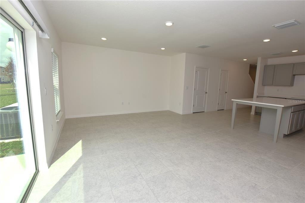 For Rent: $1,850 (3 beds, 2 baths, 1694 Square Feet)