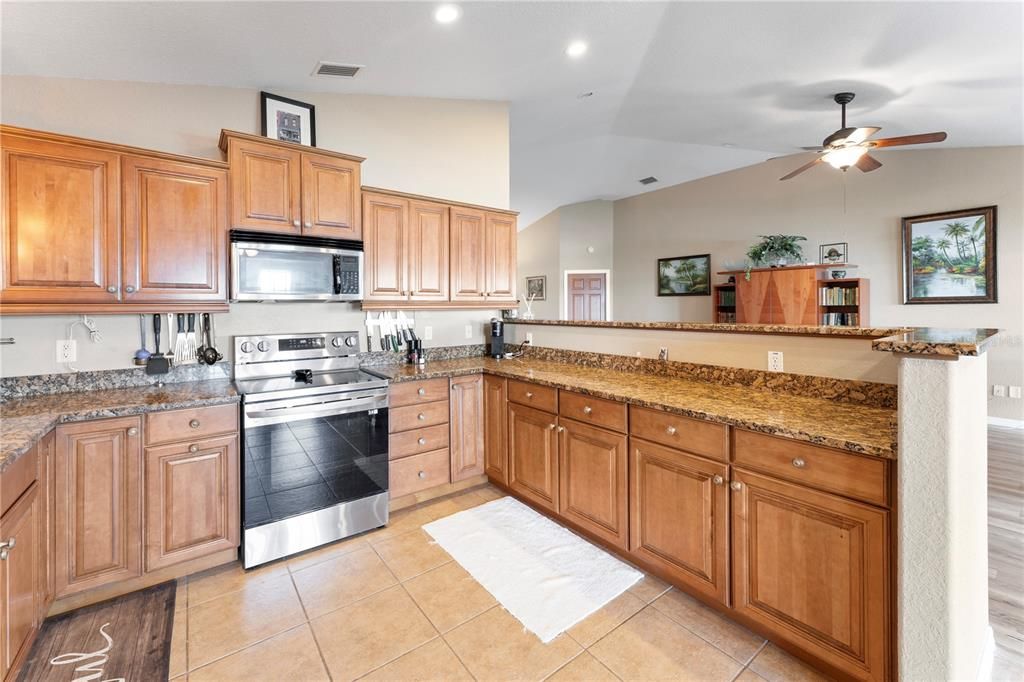 For Sale: $549,995 (3 beds, 2 baths, 1898 Square Feet)