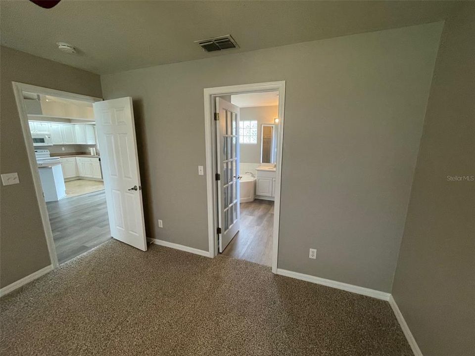 For Rent: $1,900 (3 beds, 2 baths, 1301 Square Feet)