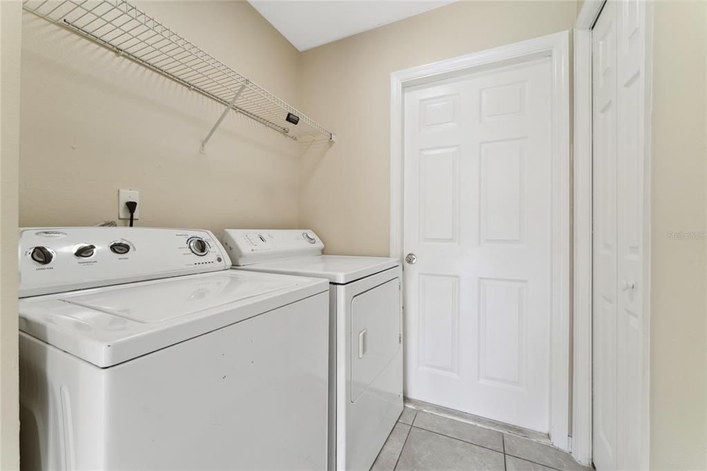 For Rent: $2,400 (3 beds, 2 baths, 1215 Square Feet)