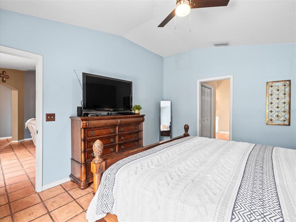 For Sale: $405,000 (3 beds, 2 baths, 1728 Square Feet)